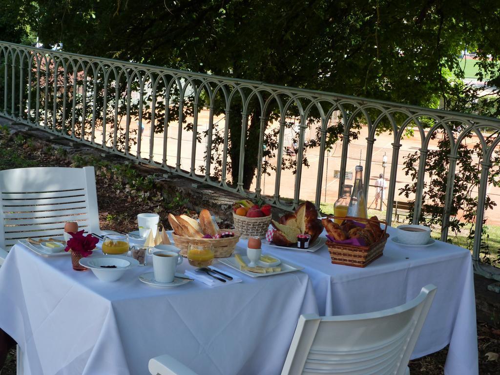 Logis Hotel Restaurant La Tour De Ciron Carmaux Rum bild