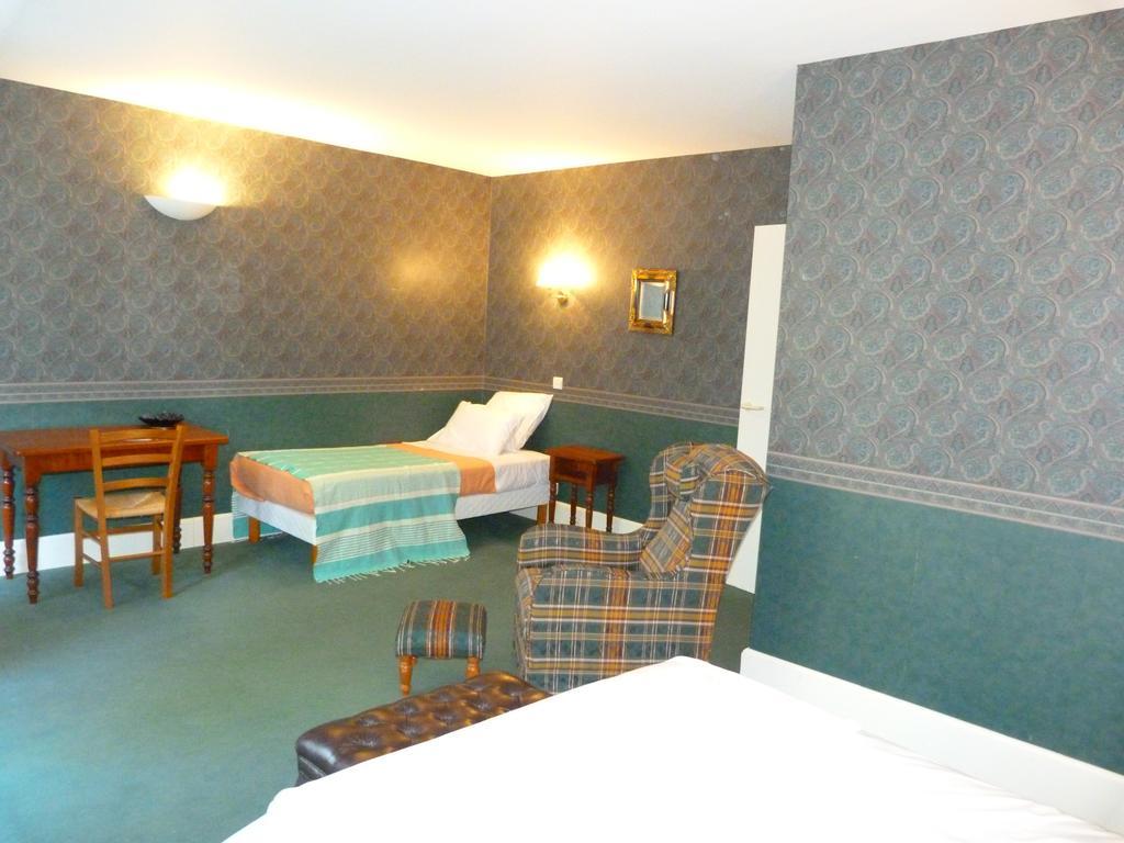 Logis Hotel Restaurant La Tour De Ciron Carmaux Rum bild