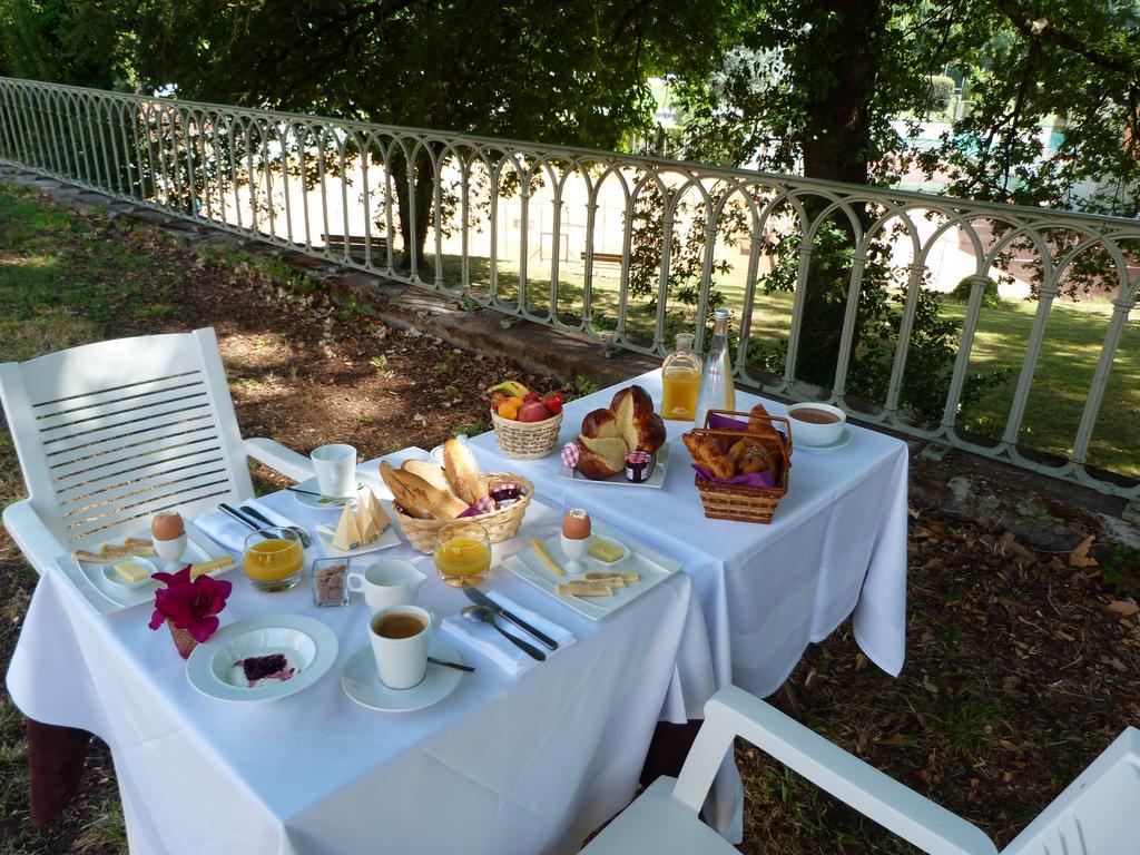 Logis Hotel Restaurant La Tour De Ciron Carmaux Rum bild